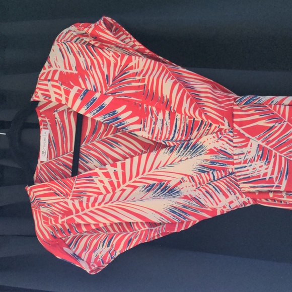 Red Leaf Print Tie Flowy Dress - Picture 5 of 7